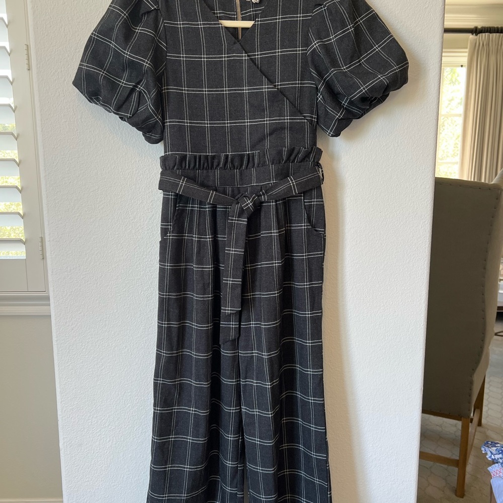 Habitual Girl Gray and White Puff Sleeve Dressy Belted Wide leg Jumpsuit 10